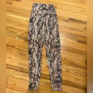 Arie offline Snakeskin Print Leggings